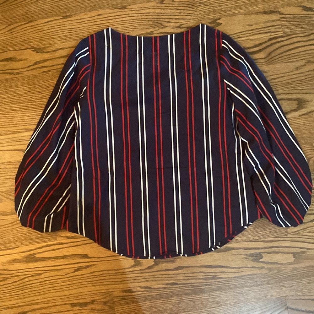 CABI Blouse Size Medium Puff Sleeves - Picture 6 of 8